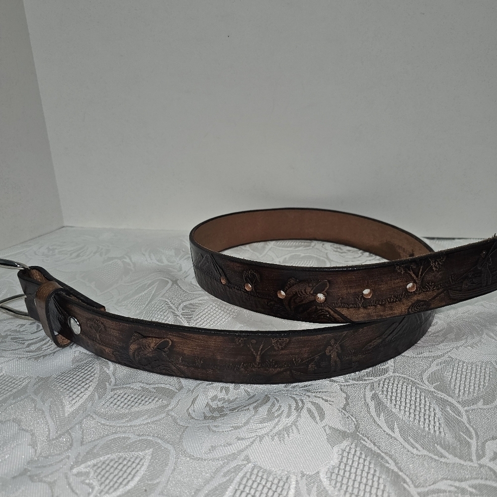 Vintage Handmade Leather with embossed Wildlife Scene Design Western Style Sz 32 - Picture 9 of 10